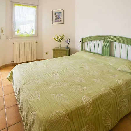 Villa 4-bedroom Mikaela With The Swimming Pool In *