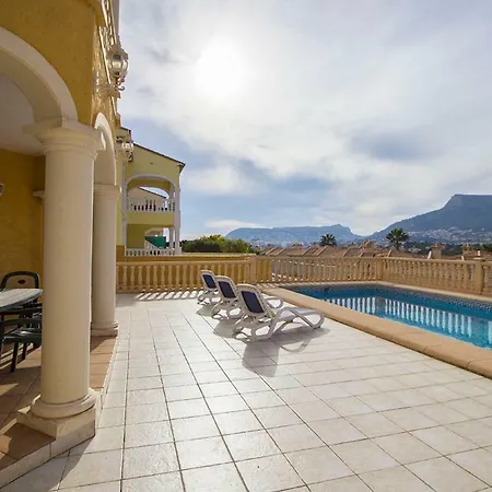 Villa 4-bedroom Mikaela With The Swimming Pool In *